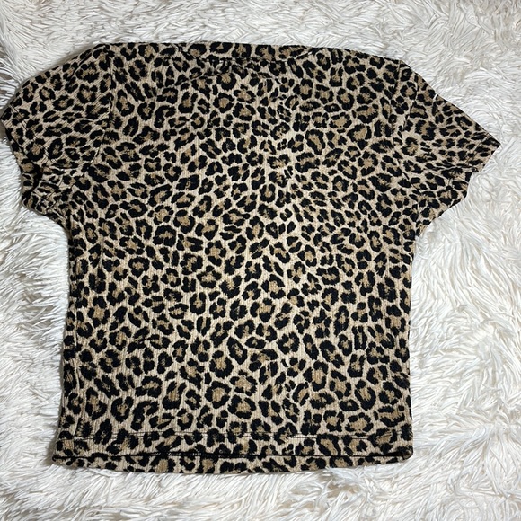 Cheetah print crop top - Picture 2 of 4